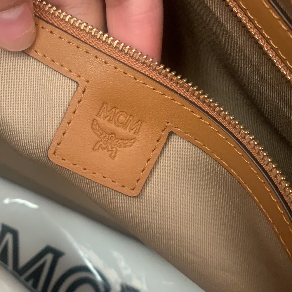 💯 NWT! MCM Anya Medium Visetos Zip Top Shopper In Soft Pink - Picture 11 of 13